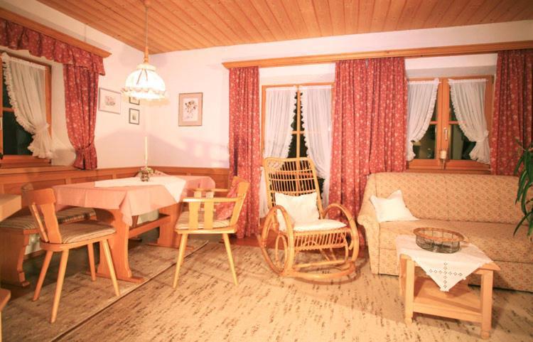 Gaestehaus Gschwendtner - Chiemgau Karte インツェル エクステリア 写真